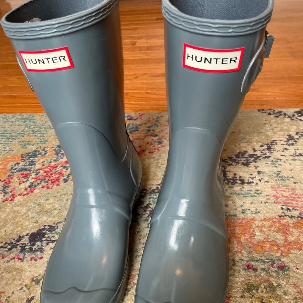 GREY GLOSS SHORT HUNTER BOOT